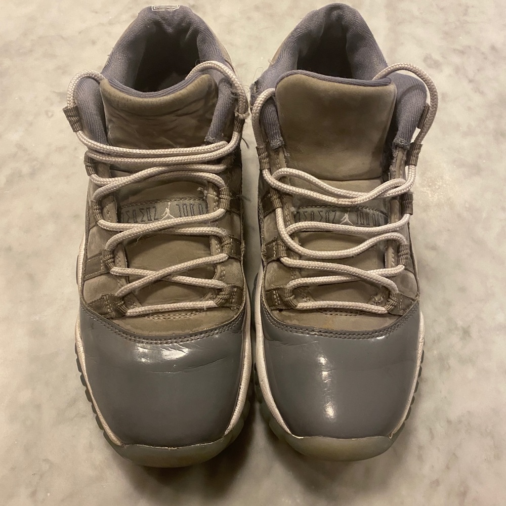 Jordan XI Cool Grey Patent Size 6.5 Y